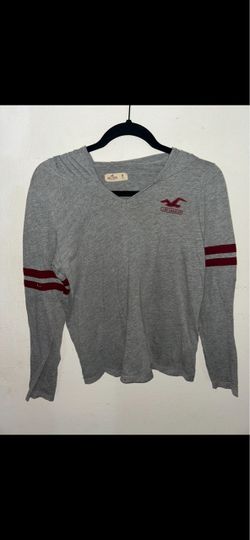 Hollister Hooded Gray Long Sleeve V-Neck Shirt