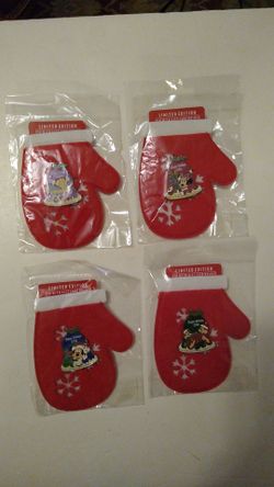 Disney limited edition Happy Holidays 2008 pins (4) New sealed