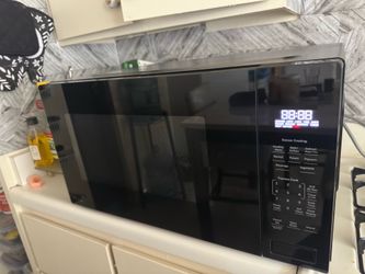 GE Profile 2.2 Cu. Ft. Microwave