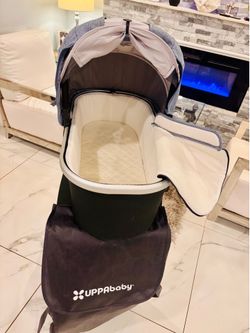 👶✨ UPPAbaby Bassinet with Travel Bag – Excellent Condition! ✨👶