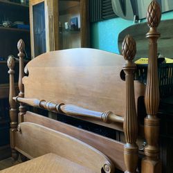 solid oak bedrame (size- full) 