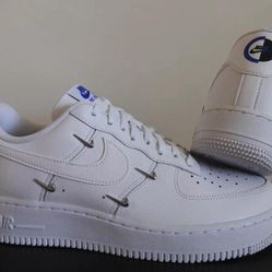 NIKE AIR FORCE 1 LX WOMENS