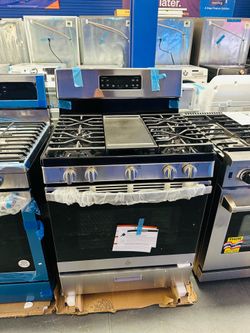 GE 30” Gas Stove 5 Burner New in Box $0 down