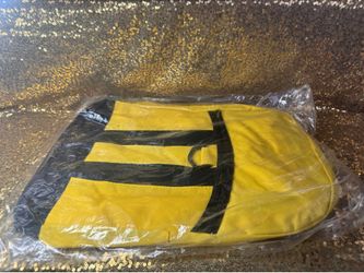 Mochila Escolar y de Viaje Ligera Color Amarillo y Negro - Nueva con Etiqueta