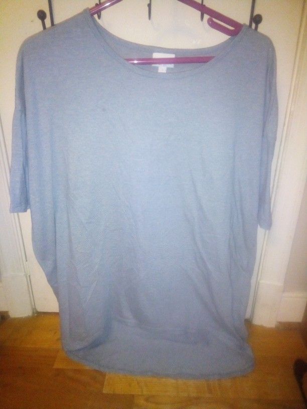Ladies Nice Lularoe Size Small Top