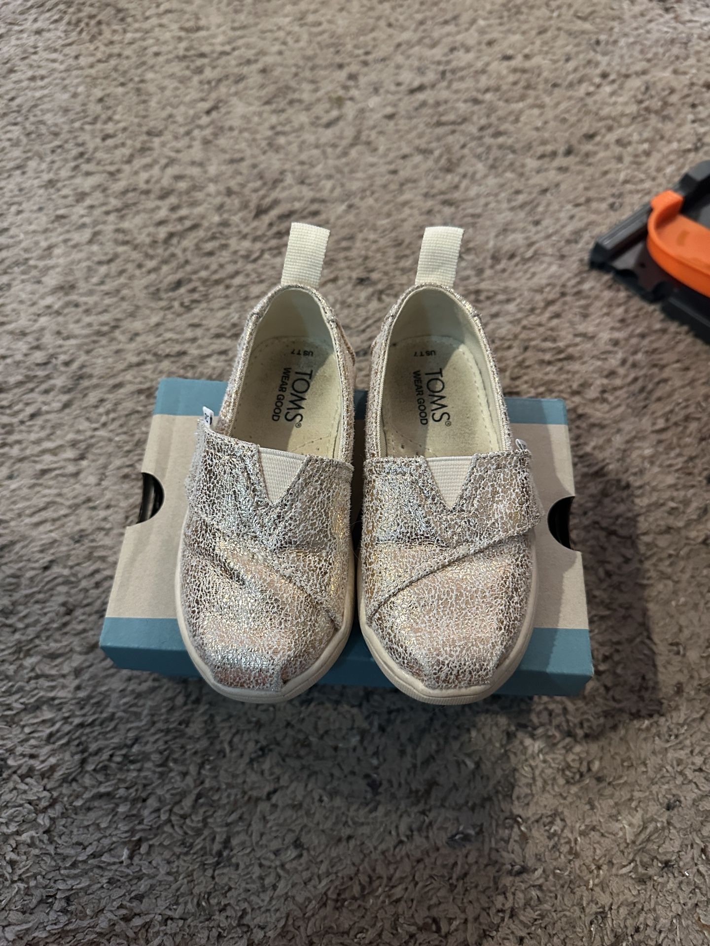 TOMS Gold Crackle Foil Apargatas