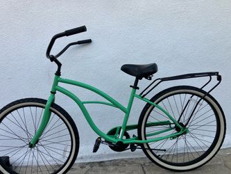 Sixthreezero  women’s cruiser bike 26 inch tires