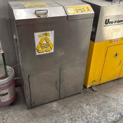 URS900 Uni-ram Solvent Recycler
