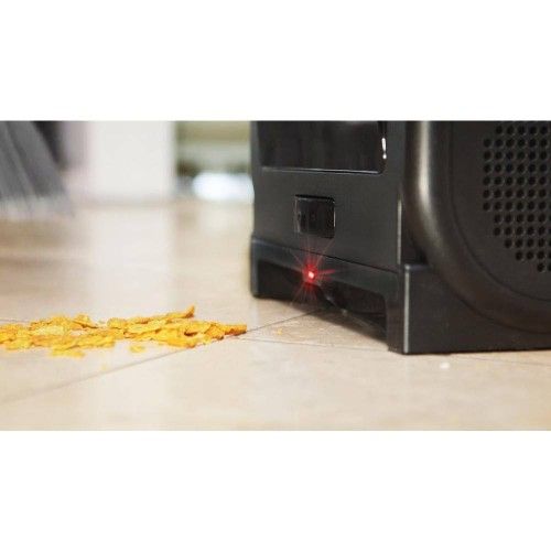 Professional (Eye Vac) Vacuum. *Like New* Cleaning & Janitorial supplies