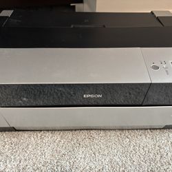 Epson Stylus Pro 3880, a professional-grade, 17-inch wide-format 