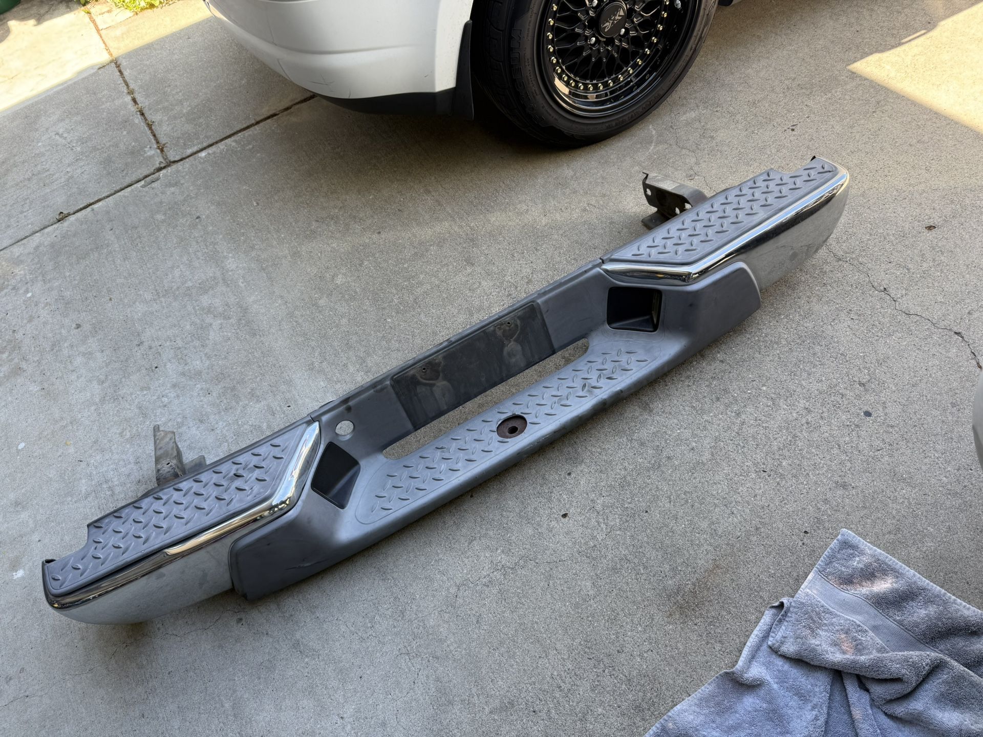 Price Slashed First Generation Colorado/Canyon Rear Bumper With Brackets And Braces