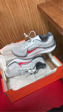 New Nike Air Winflo 11 SIZE 10.5