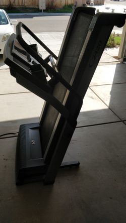 Norditrack C2420 Treadmill for Sale in Fresno CA OfferUp