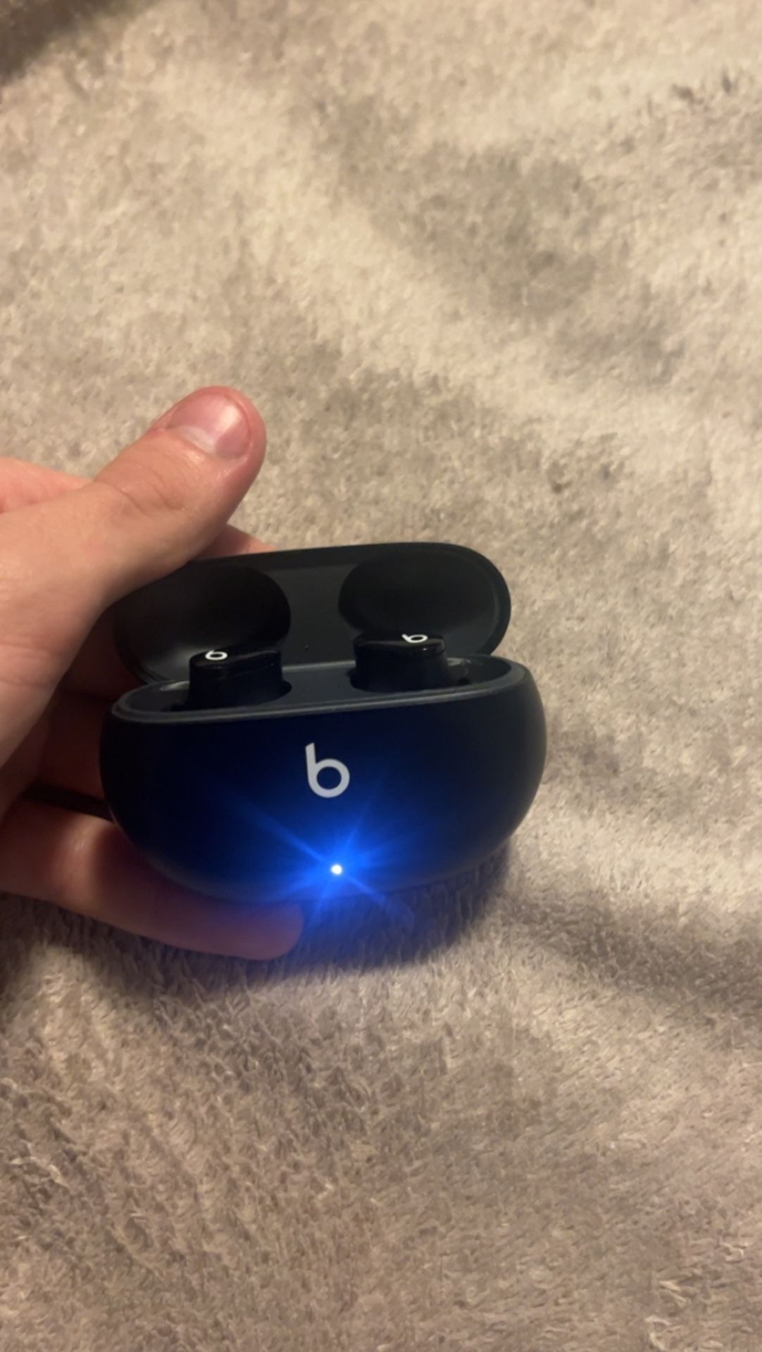 BT/ wireless headphones beats