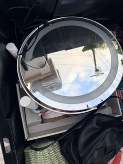 💡 Vanmirr Lighted Makeup Mirror (Model VM05L) Gently used, works great!