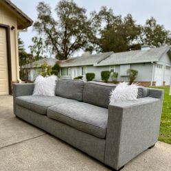 Restoration Hardware Maxwell Sofa | 8’ Classic Depth |Excellent Condition | FREE Delivery