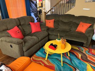 Lazy Boy all reclining sofa and loveseat both recline