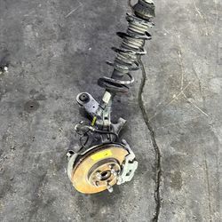 (627) 16-22 Honda Hrv Right front knee assembly suspension 2016 2017 2018 2019 2020 2021 2022