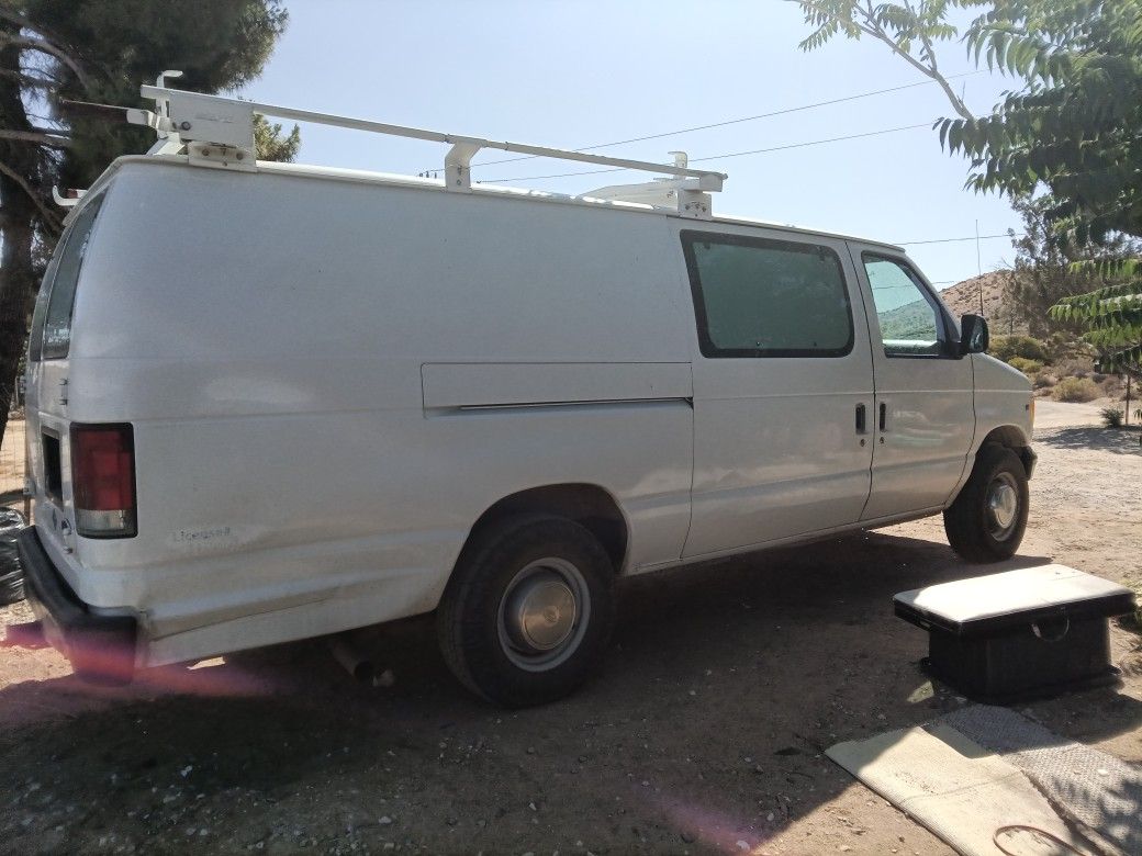 2015 Ford E-350