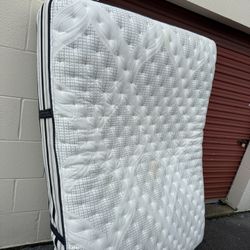 Queen Mattress And Box Spring 
