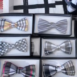 Baby boy bow tie $1 each , 10 min for shipping