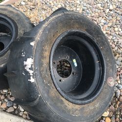 2 Razor Tires