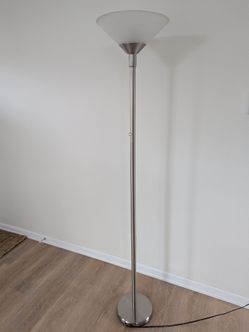 Floor lamp
