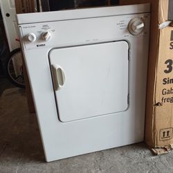 Kenmore 24-in dryer 220 volt working great condition