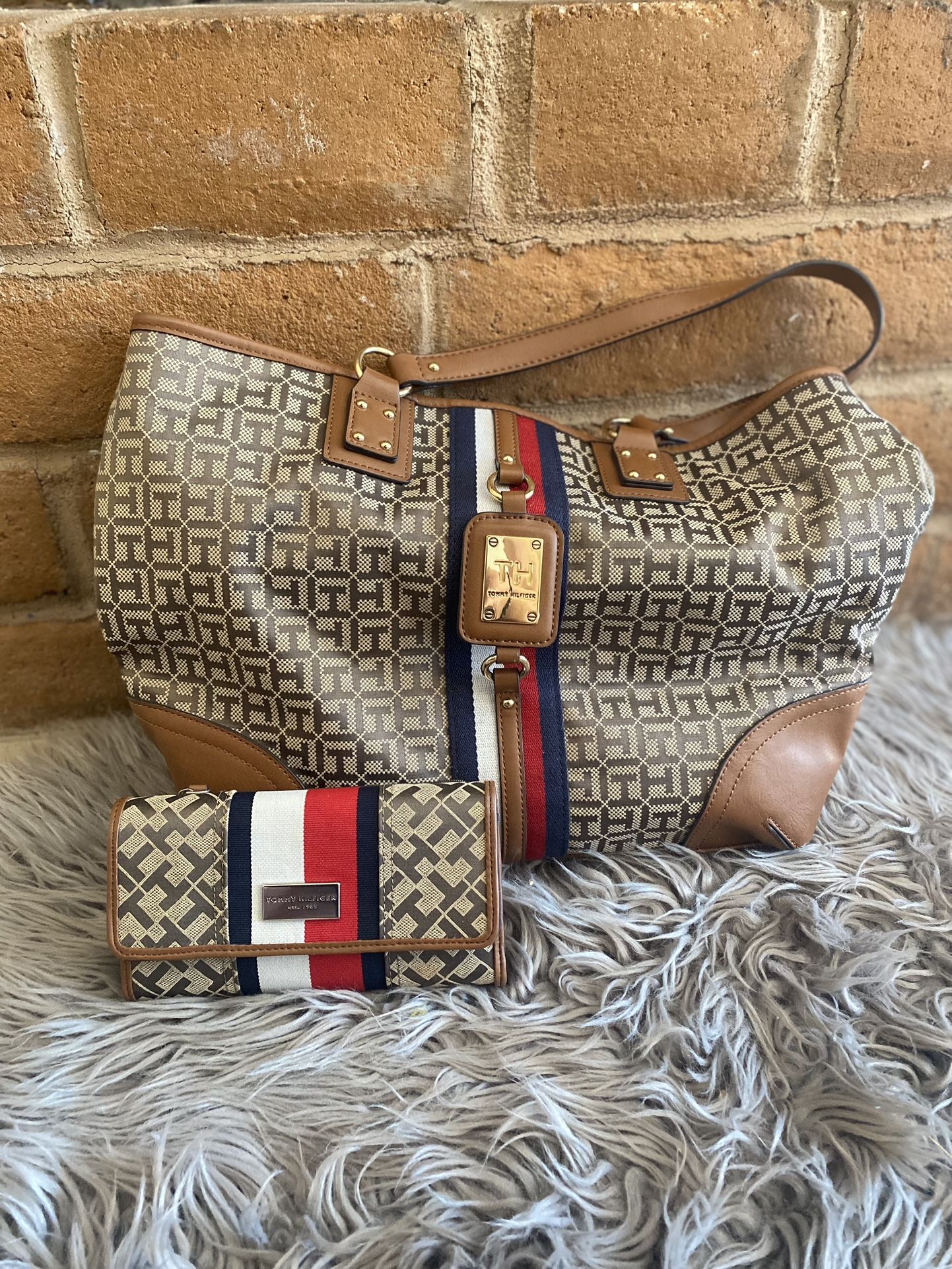 Tommy Hilfiger tote Bag With Matching Wallet