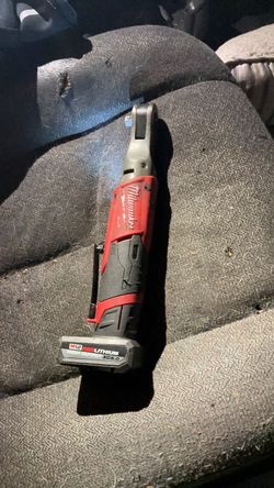 Milwaukee M12 Fuel Cordless Ratchet with XC5.0 Battery