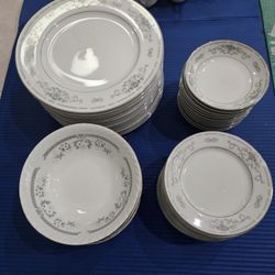 71 Pieces Of DIANE JAPAN PROCELAIN FINE CHINA CROCKERY