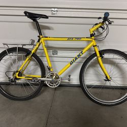 Giant ATX 760 Mountain Bike