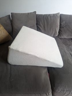 Therapeutic Wedge Pillow