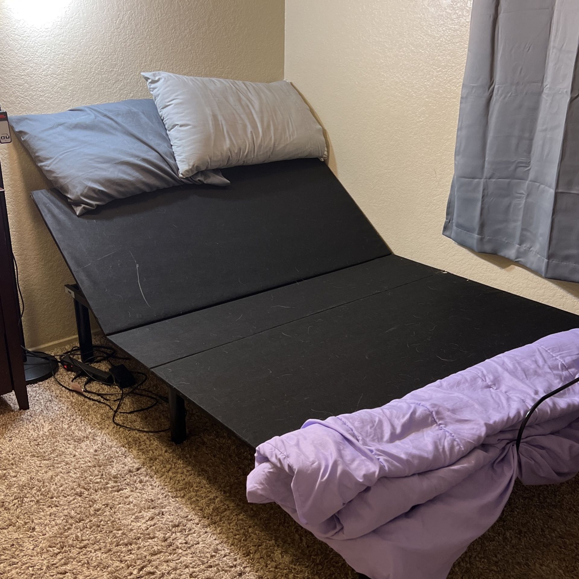 BED Queen Bed, Up/down, Needs Mattress