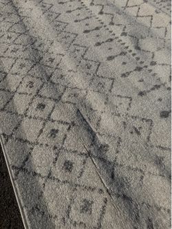 8x10 Moroccan gray/white rug