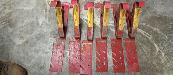 Roofing brackets