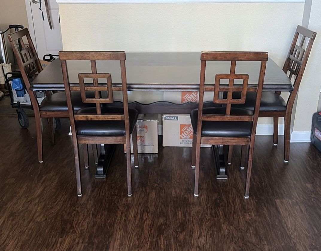Dinning Table With Chairs