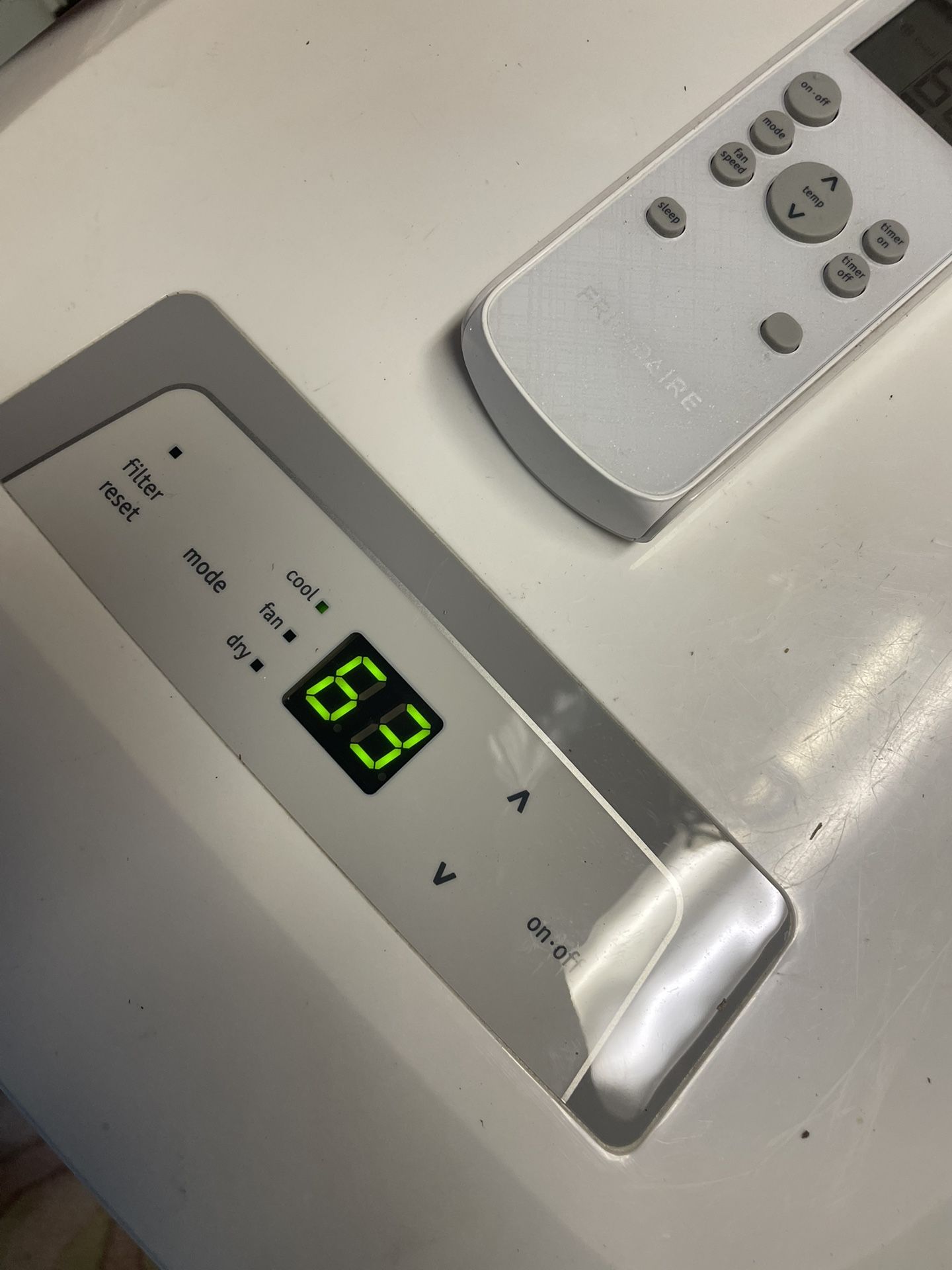 Frigidaire 8,000 BTU Portable Room Air Conditioner