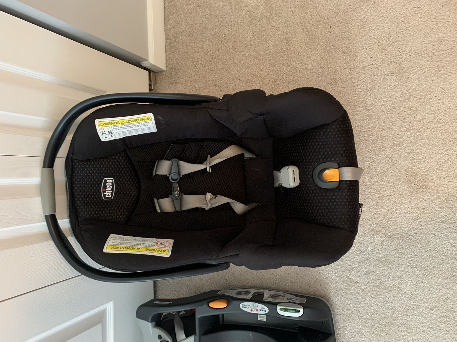 Chicco Key Fit Infant Carrier plus base