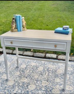 Vintage Faux Bamboo Dixie Shangri-La Desk ir Vanity