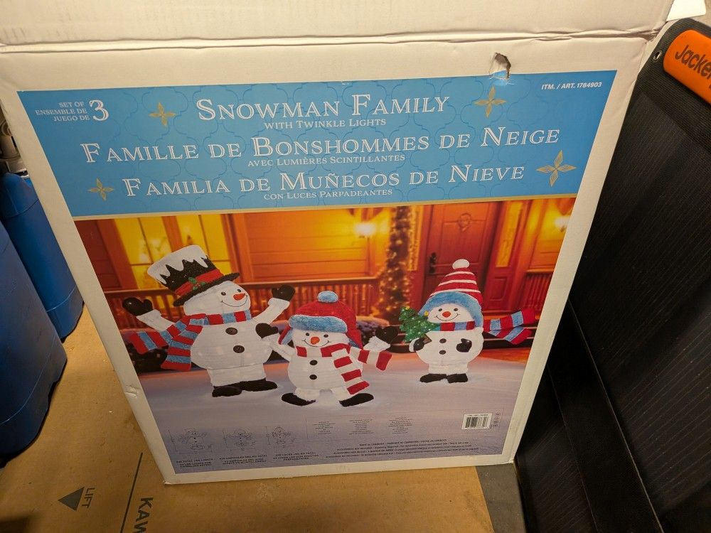 Snowman Family