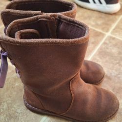 Kids Size 11 Ugg Brown Boots With Purple Laces