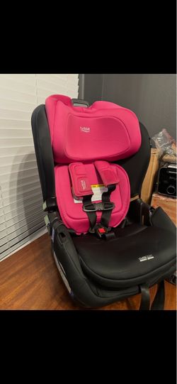 Britax Poplar Convertible Car Seat in Magenta Onyx is a 2-in-1 slim-design car seat featuring a vibrant magenta fabric