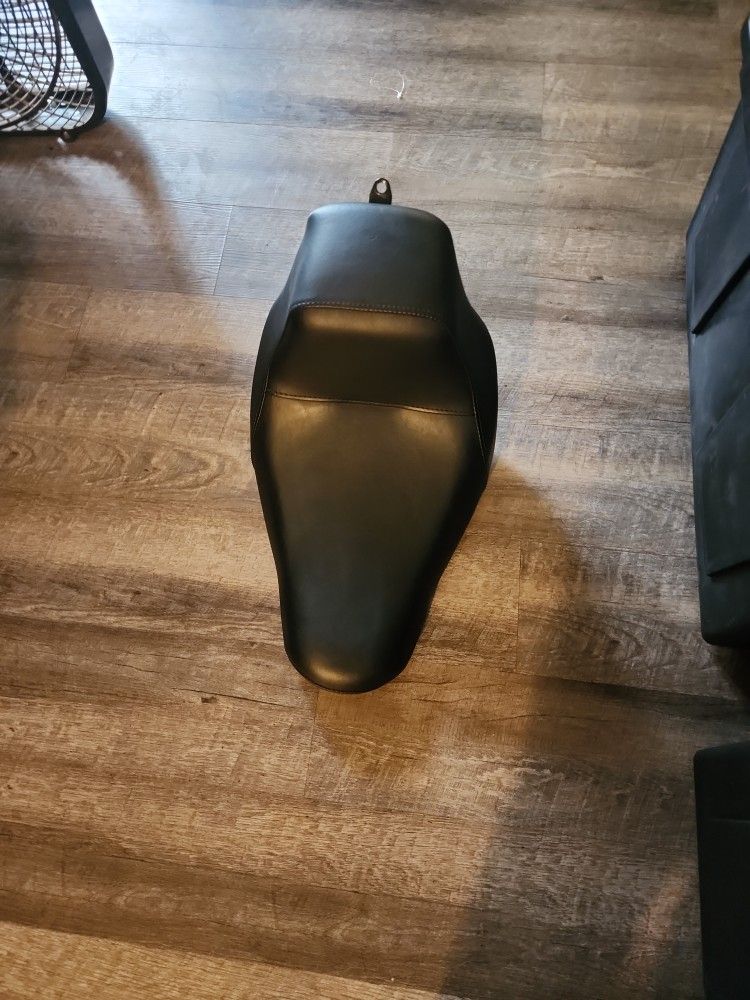 2018-2022 OEM Harley-Davidson FXLRS Softail Low Rider Solo Seat