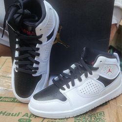 NEW in Box - 1.5 Y Youth Jordans - Jordan Access (PS) Nike - White Gym Red-Black retro shoes