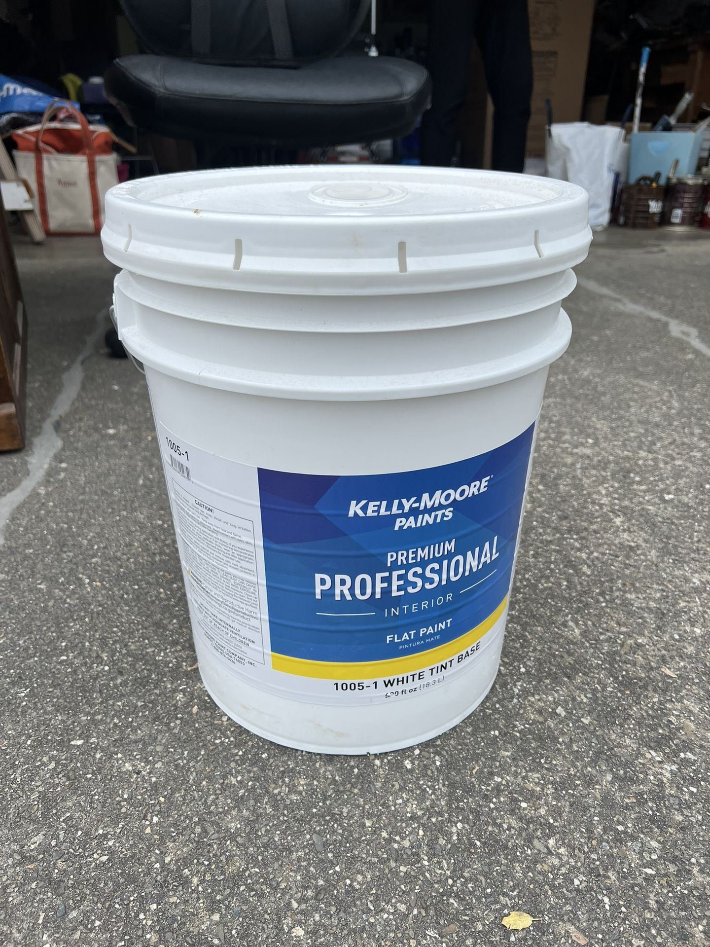 Brand New Bucket Of Kelly Moore Paint In Swiss Coffee