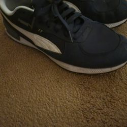Mens Pumas Size 10.5