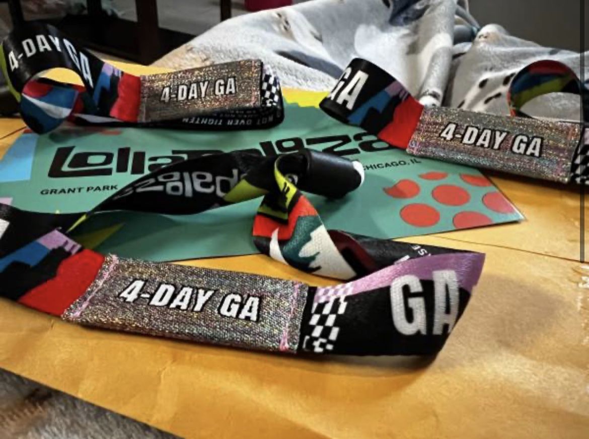 LOLLAPALOOZA WRISTBANDS FOR SALE!!