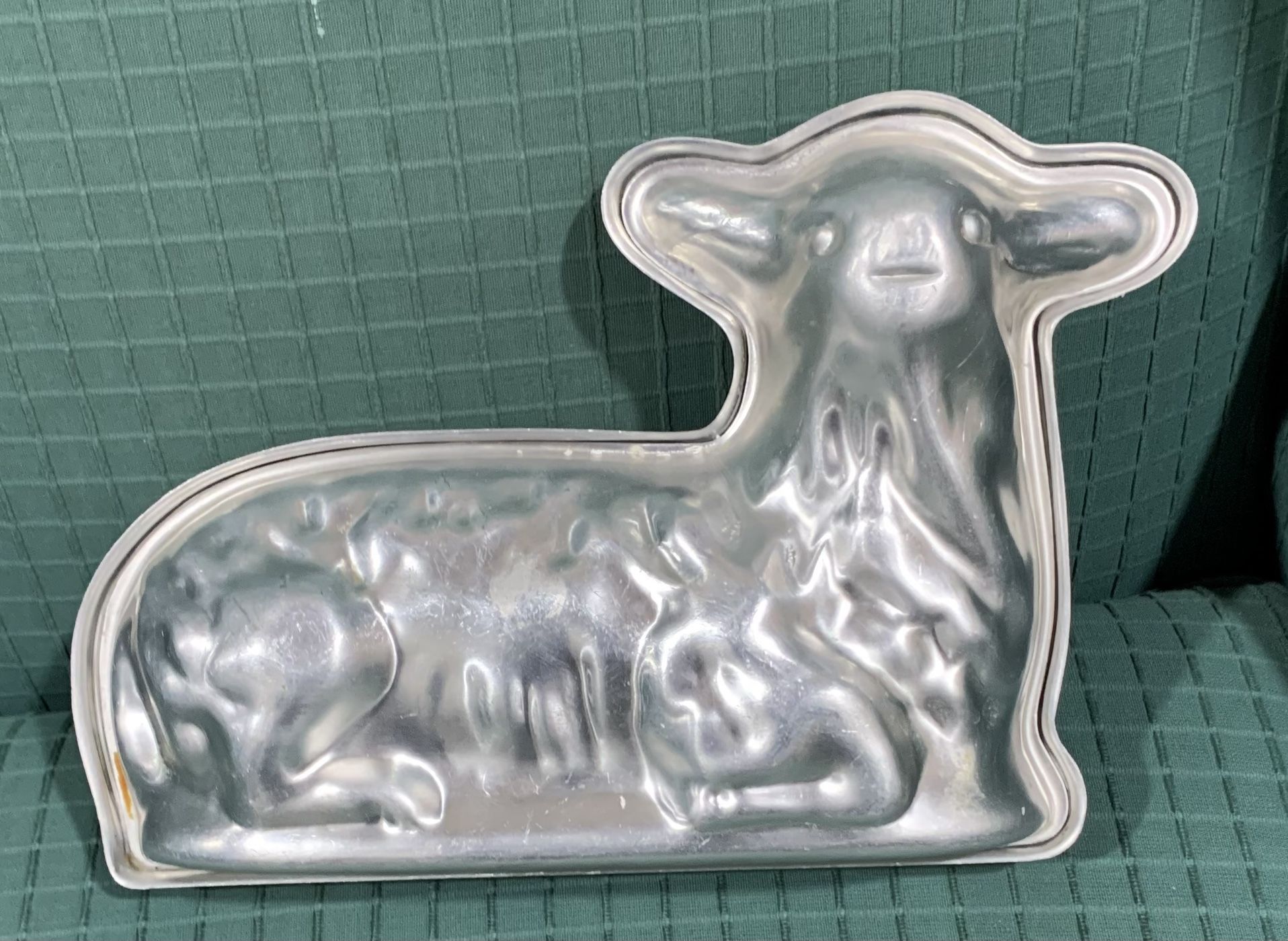 Vintage 3D two piece Easter lamb cake mold