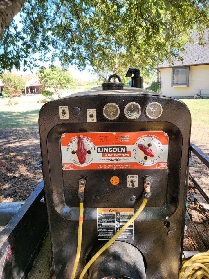 1973 sa 200 red face   Copper wound completely redone nice machine ready to weld  For sale not on sale